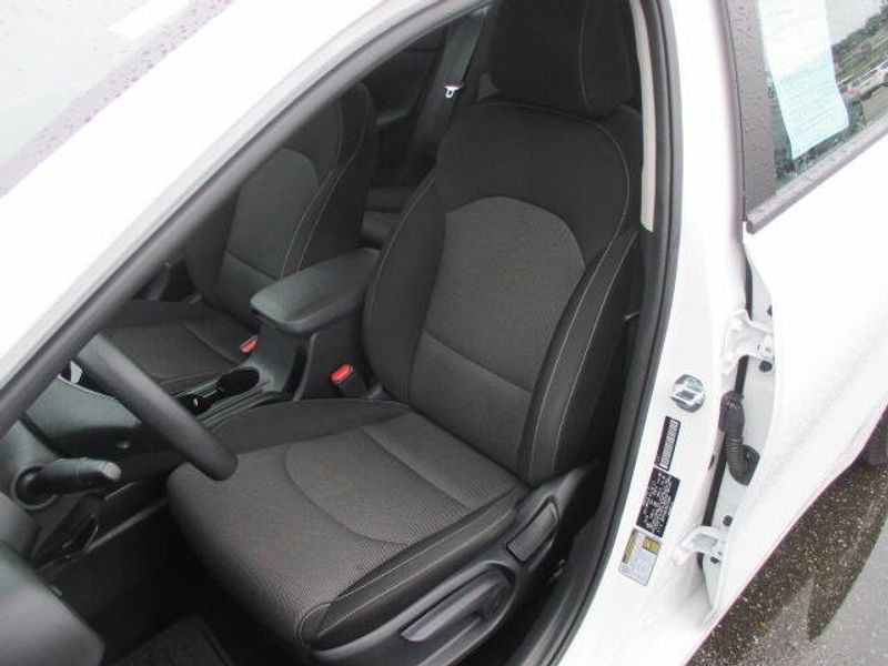 Used 2024 Kia Forte LXSImage 11