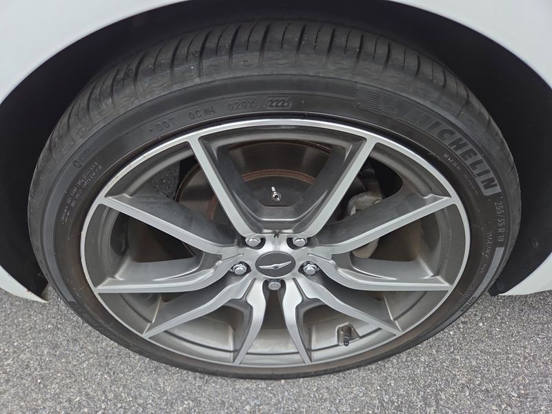 2022 Genesis G70 2.0T photo 10