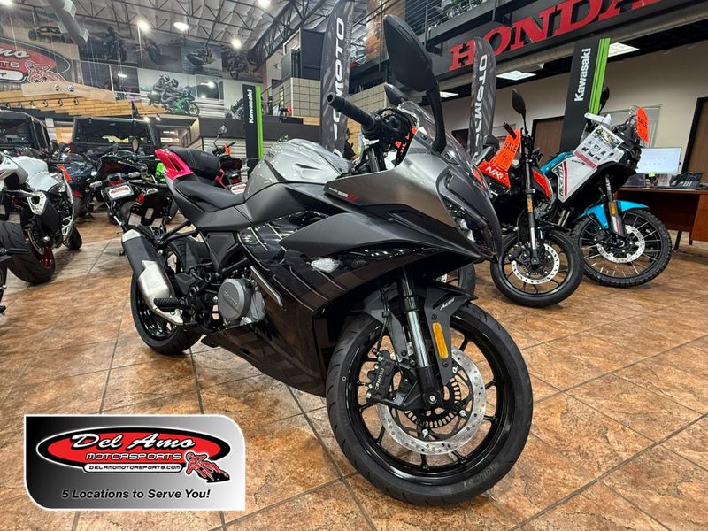 New 2026 CFMOTO 300SS Image 1
