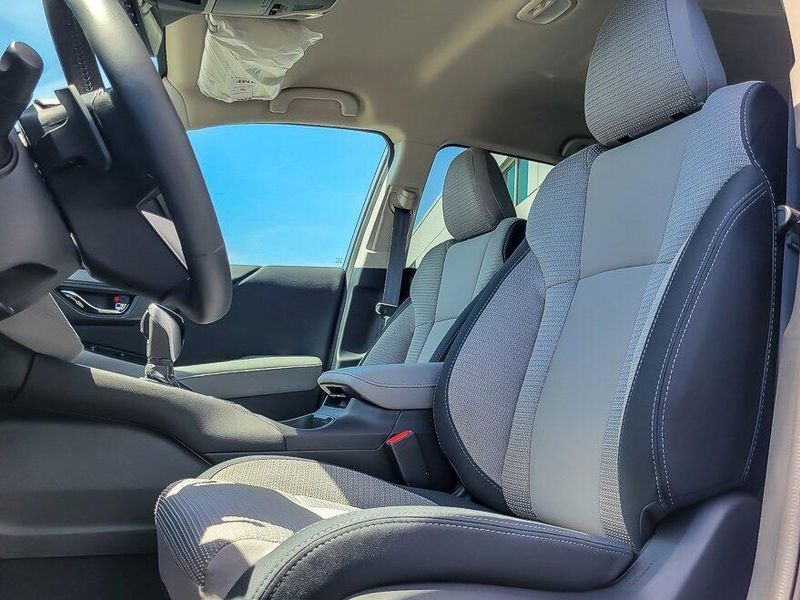 2025 Subaru Outback Premium photo 3