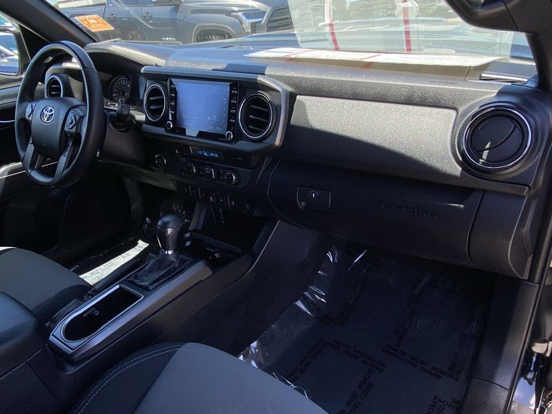 Used 2021 Toyota Tacoma TRD SportImage 9