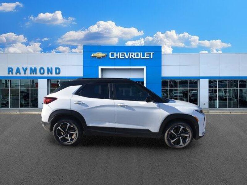 Used 2022 Chevrolet TrailBlazer RSImage 2
