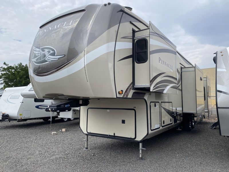 2018 JAYCO Pinnacle Image 4