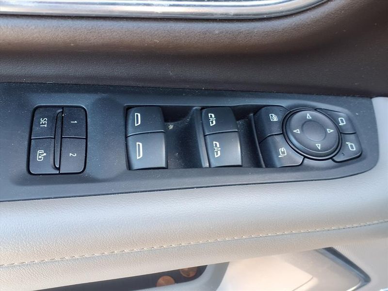 Used 2021 Chevrolet Suburban Z71Image 16