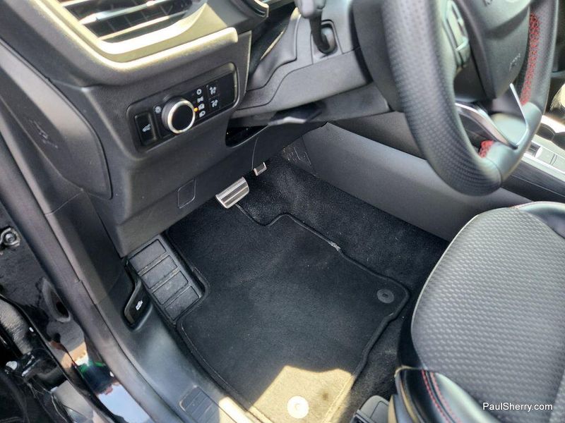 2024 Ford Escape ST-Line photo 22