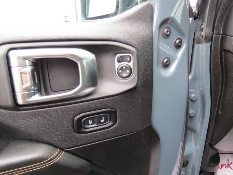 Used 2025 Jeep Wrangler 4xE Sahara 4x4 4dr SUVImage 15