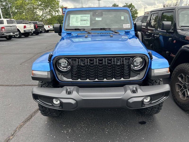 2024 Jeep Gladiator Willys 4x4Image 2