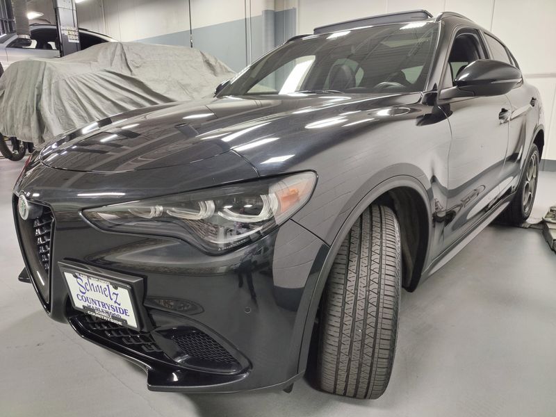 2024 Alfa Romeo Stelvio Sprint Q4 AWD w/Sunroof/Wheel PkgImage 11