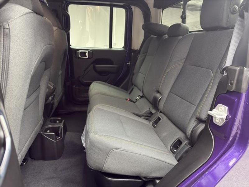 New 2026 Jeep Gladiator Willys 4x4Image 12