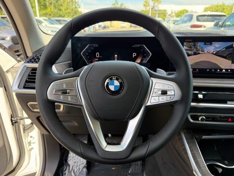 New 2026 BMW X7 xDrive40iImage 21