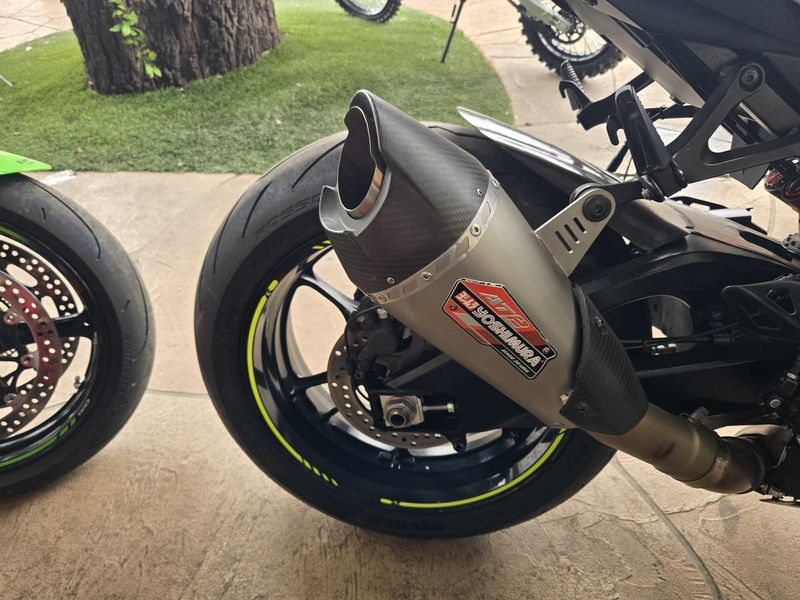 USED 2023 SUZUKI GSXR1000R CA Image 15