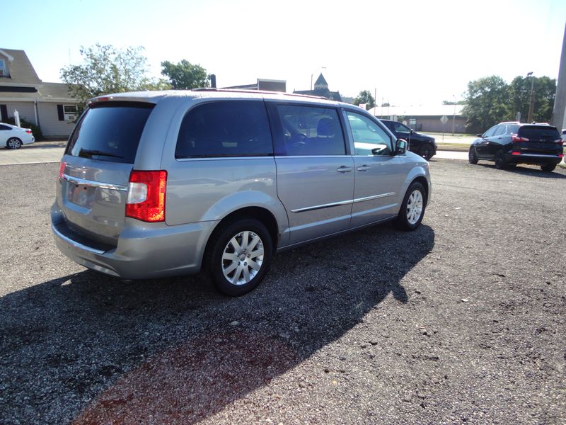 2014 Chrysler Town & Country TouringImage 4