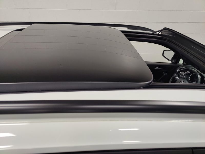 Used 2021 Volkswagen Tiguan SE AWD R-Line Black w/SunroofImage 7