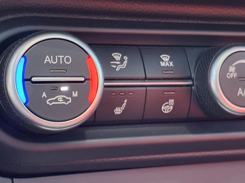 Used 2024 Alfa Romeo Stelvio TiImage 6