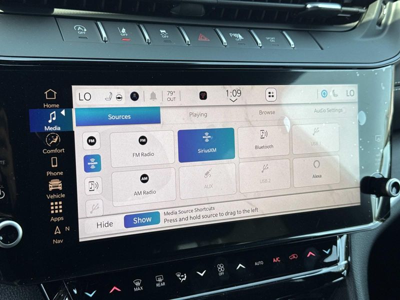 New 2026 Jeep Grand Cherokee Laredo Altitude 4x2