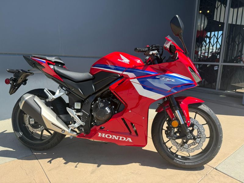 New 2025 Honda CBR500R ABS Image 3