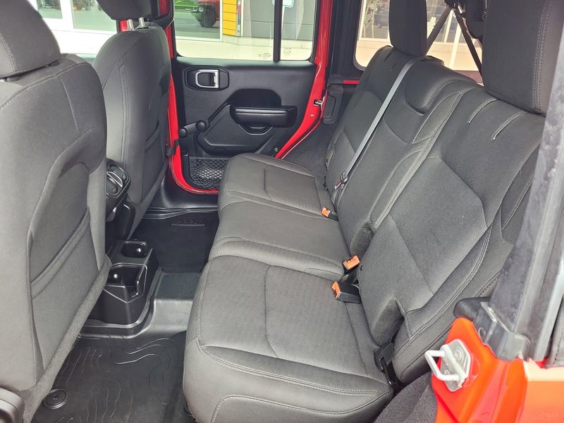 Used 2018 Jeep Wrangler Unlimited SportImage 9