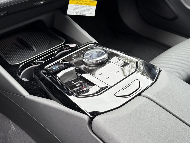 2025 BMW i5 eDrive40Image 25