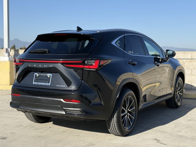 2025 Lexus NX 250Image 12