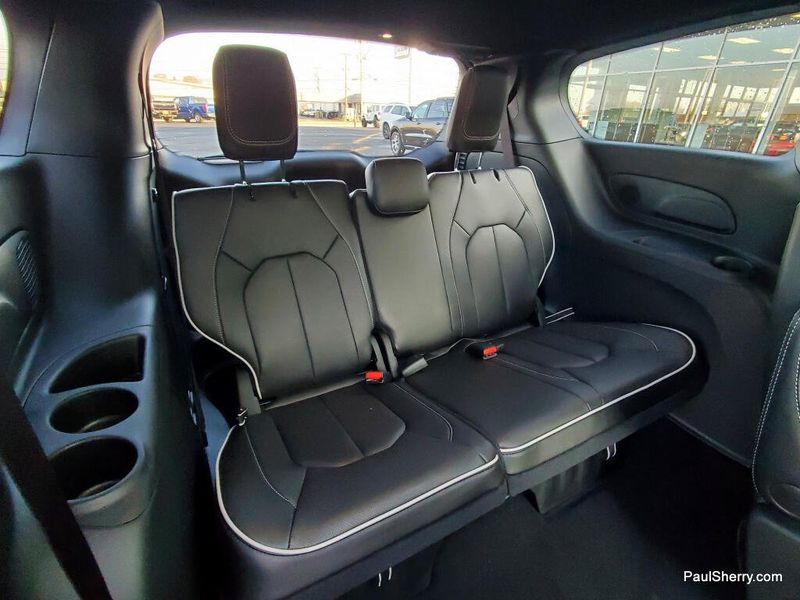 New 2026 Chrysler Pacifica Limited