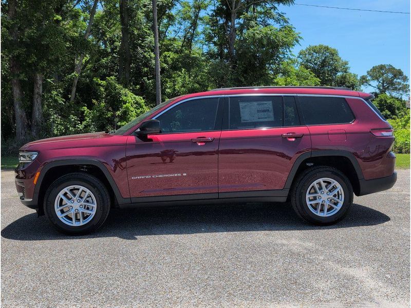 New 2026 Jeep Grand Cherokee L Laredo X 4x2Image 2