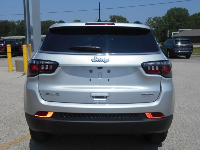 2025 Jeep Compass Latitude 4x4Image 25