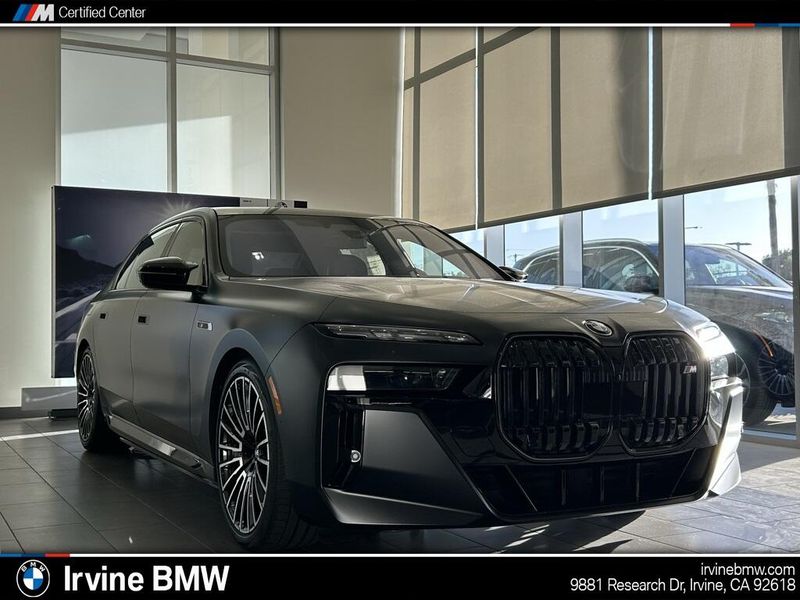 2025 BMW i7 M70Image 1