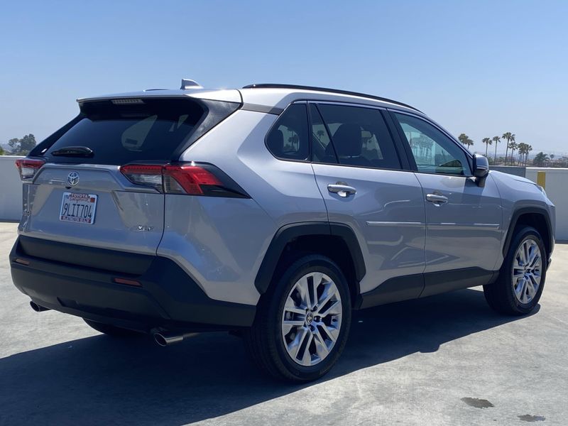 2024 Toyota RAV4 XLE PremiumImage 4