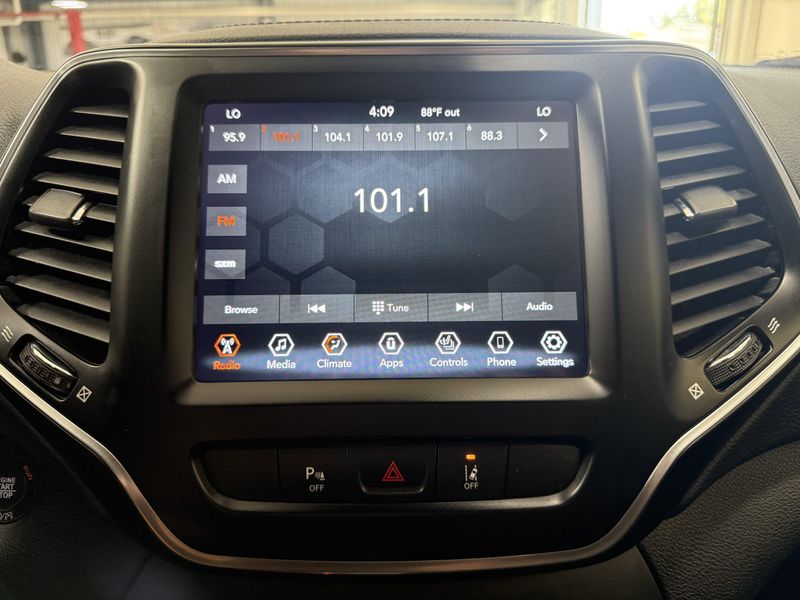 Used 2021 Jeep Cherokee 80th AnniversaryImage 31