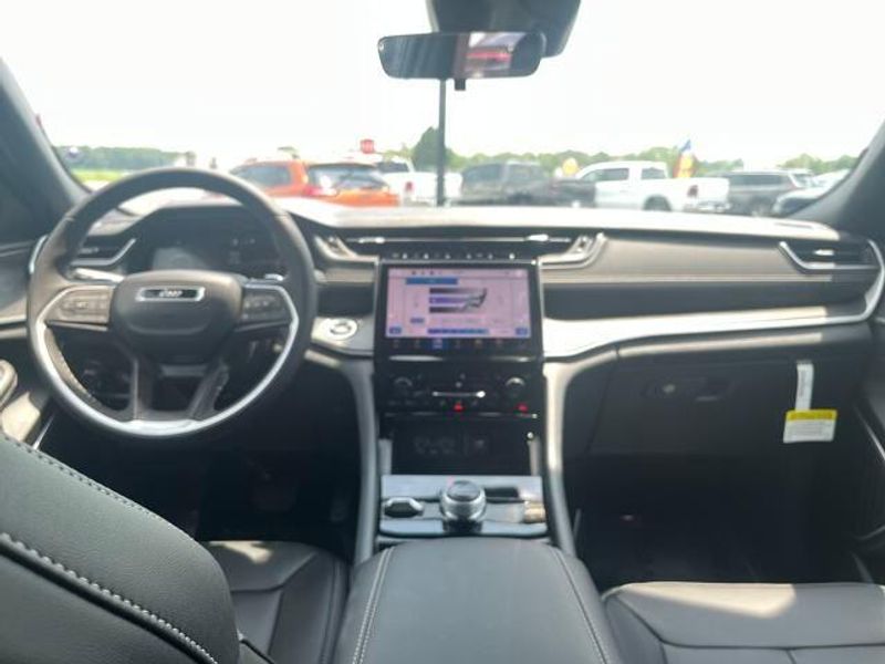 2025 Jeep Grand Cherokee L Limited 4x4