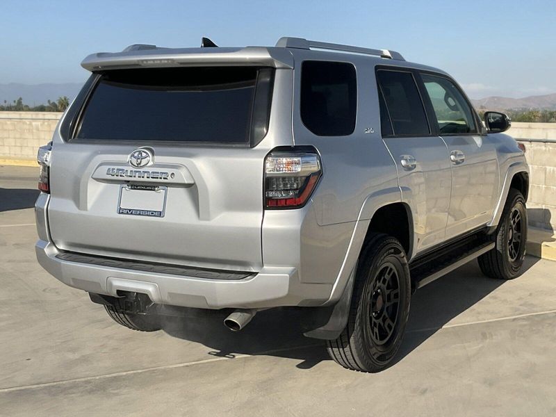 2018 Toyota 4Runner SR5Image 12