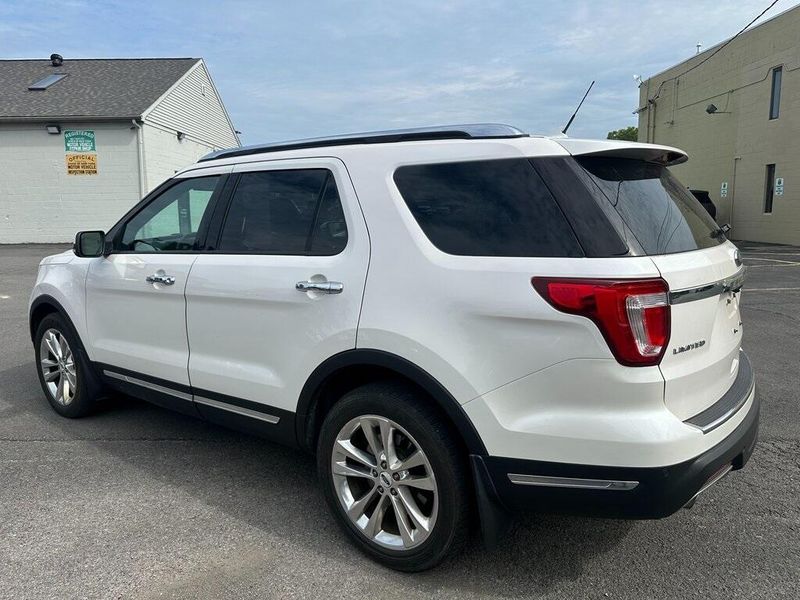 2019 Ford Explorer Limited photo 8