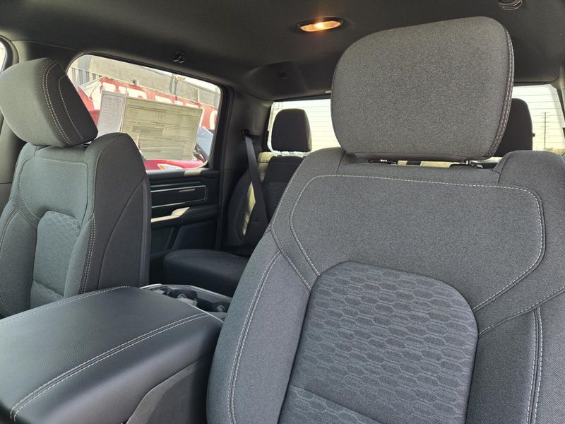 New 2026 RAM 1500 Big Horn Crew Cab 4x2 5'7' Box