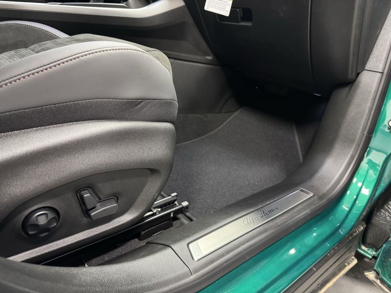 New 2025 Alfa Romeo Tonale Intensa Hybrid EawdImage 9