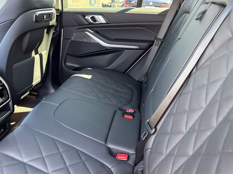 Used 2026 BMW X5 sDrive40iImage 32