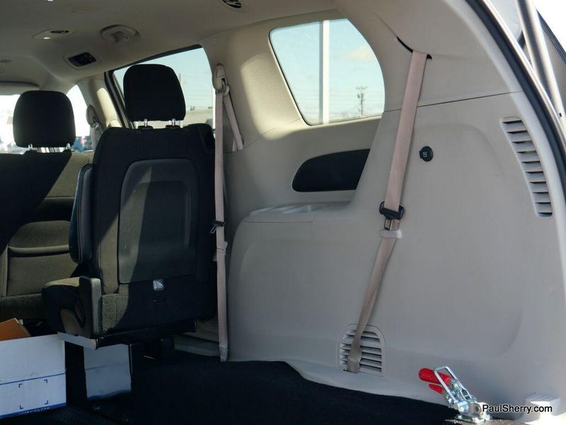 2022 Chrysler Voyager LXImage 56