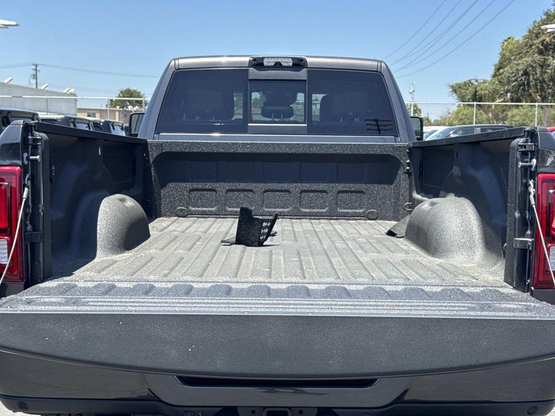 New 2026 RAM 2500 Laramie Crew Cab 4x4 8' Box