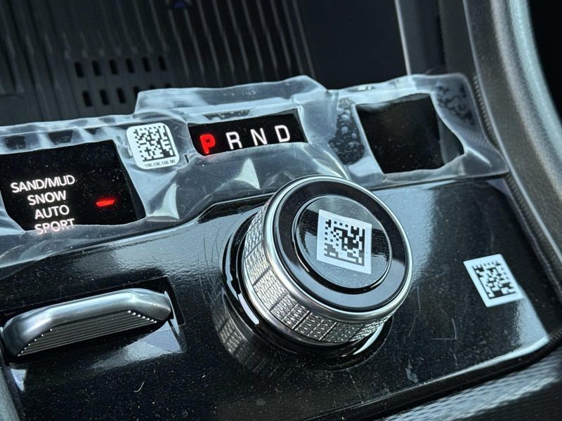 New 2026 Jeep Grand Cherokee Laredo Altitude 4x4