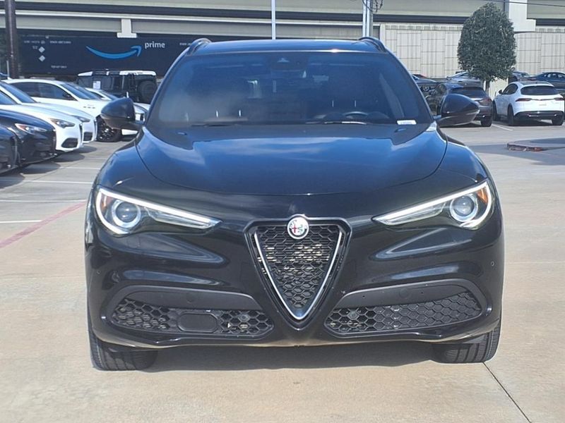 Used 2022 Alfa Romeo Stelvio TiImage 8
