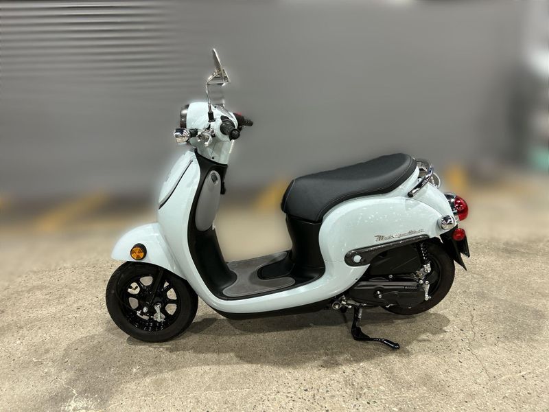 Used 2022 Honda Metropolitan Image 11
