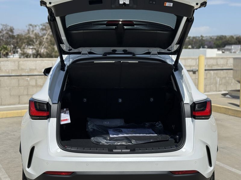 2025 LEXUS NX 450 450h+ LuxuryImage 14