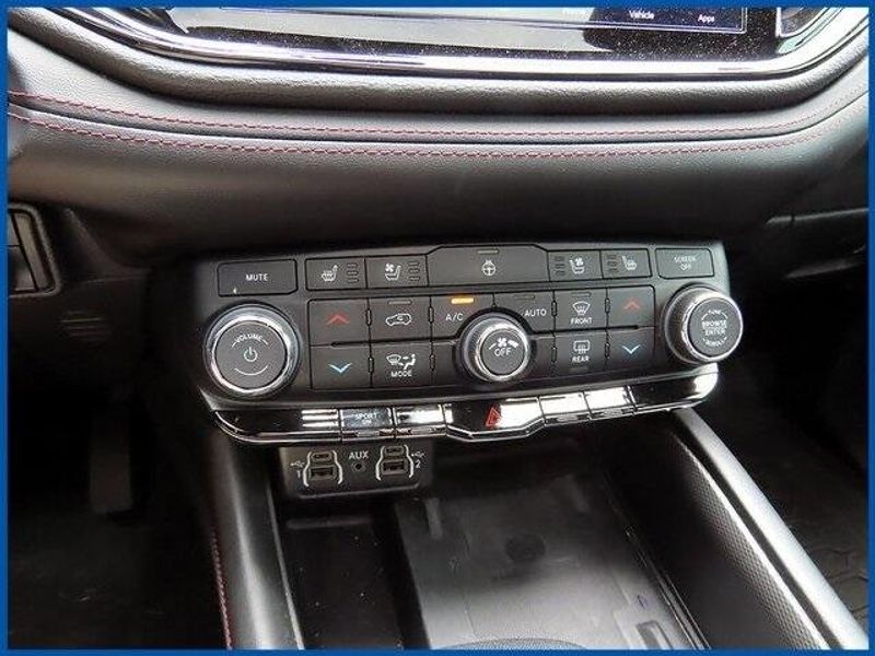 2022 Dodge Durango R/T photo 16