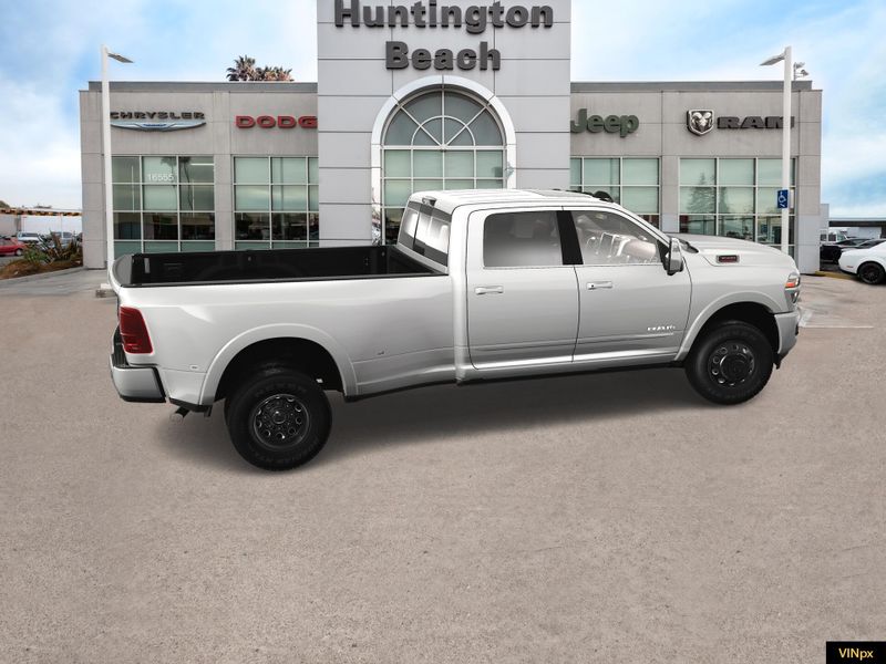 2025 RAM 3500 Longhorn Crew Cab 4x4 DuallyImage 15