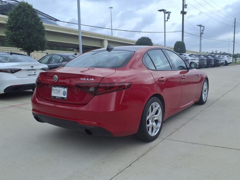 2022 Alfa Romeo Giulia TiImage 11