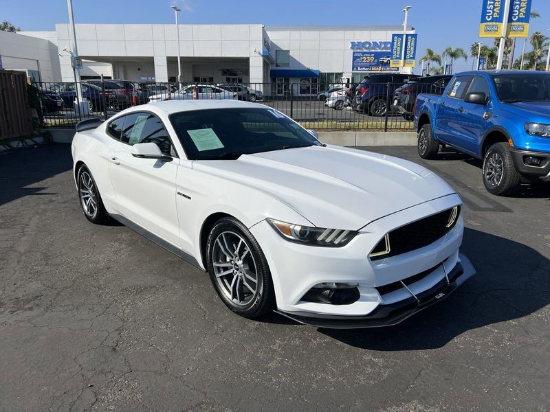 2016 Ford Mustang EcoBoost PremiumImage 4