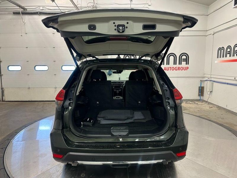 2020 Nissan Rogue SVImage 17