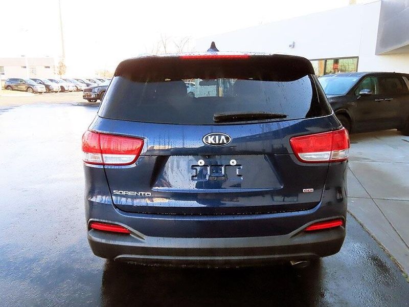 2018 Kia Sorento LXImage 6