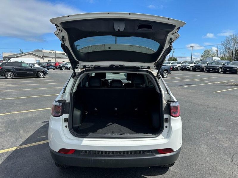 2022 Jeep Compass LatitudeImage 14