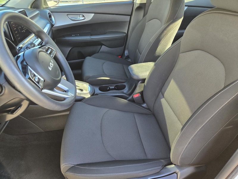Used 2024 Kia Forte LXS IVT