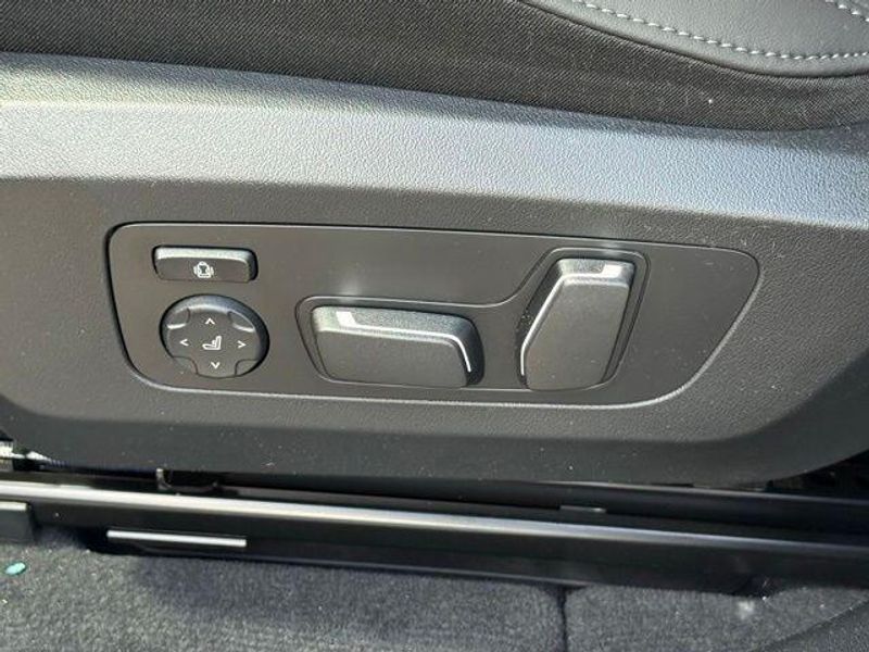 New 2026 BMW X3 30 xDriveImage 18